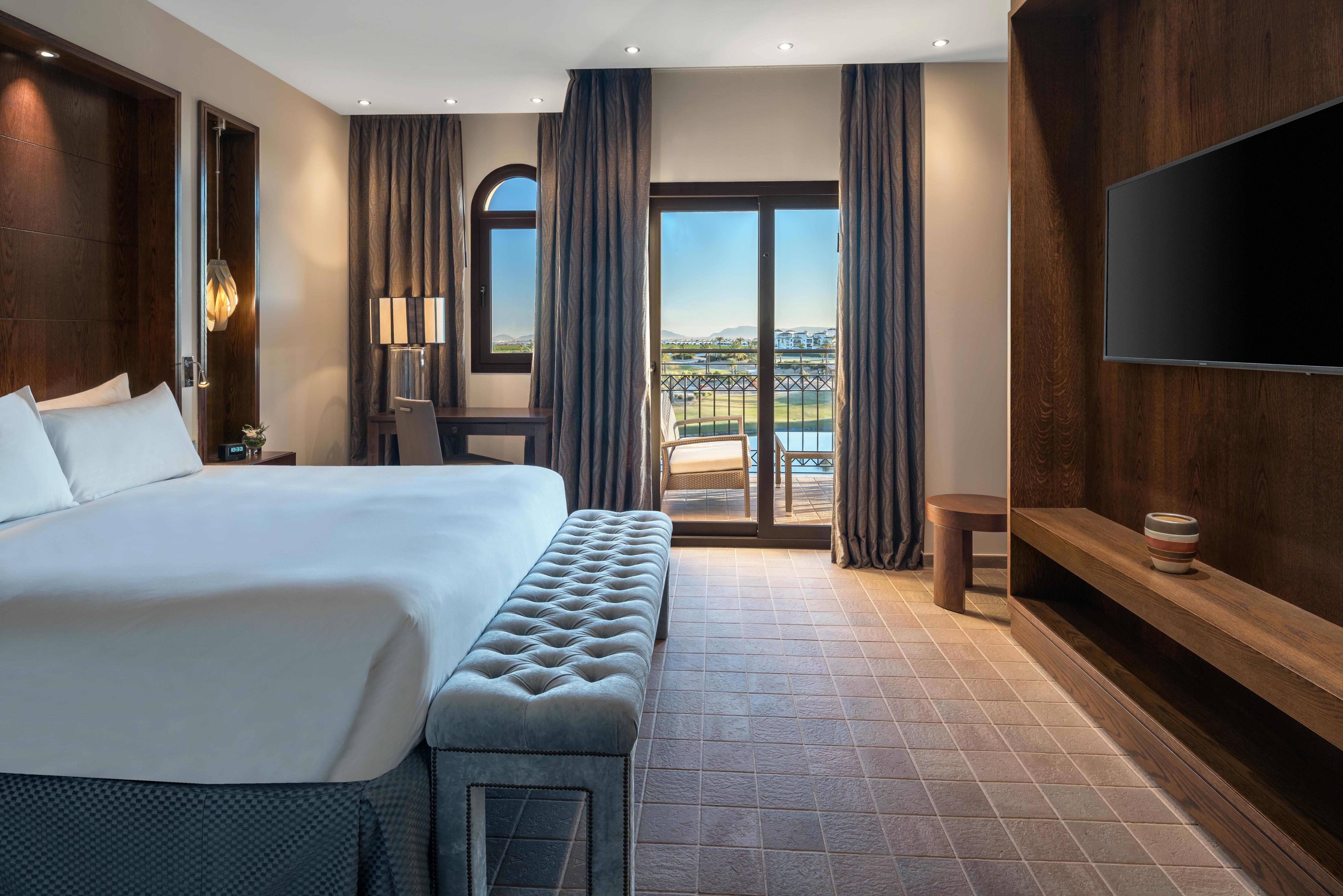 Doubletree By Hilton La Torre Golf Resort Roldán Exterior foto A guest room at the hotel