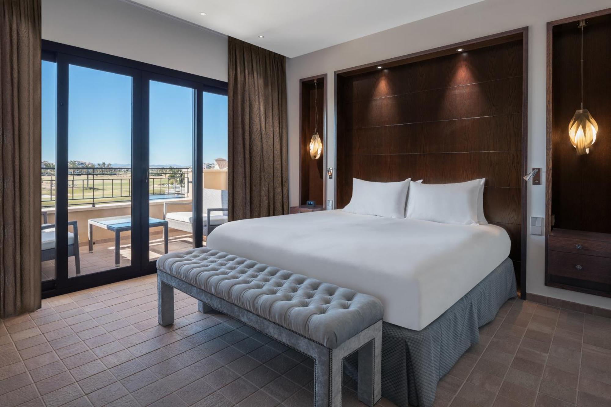 Doubletree By Hilton La Torre Golf Resort Roldán Exterior foto A bedroom at the hotel
