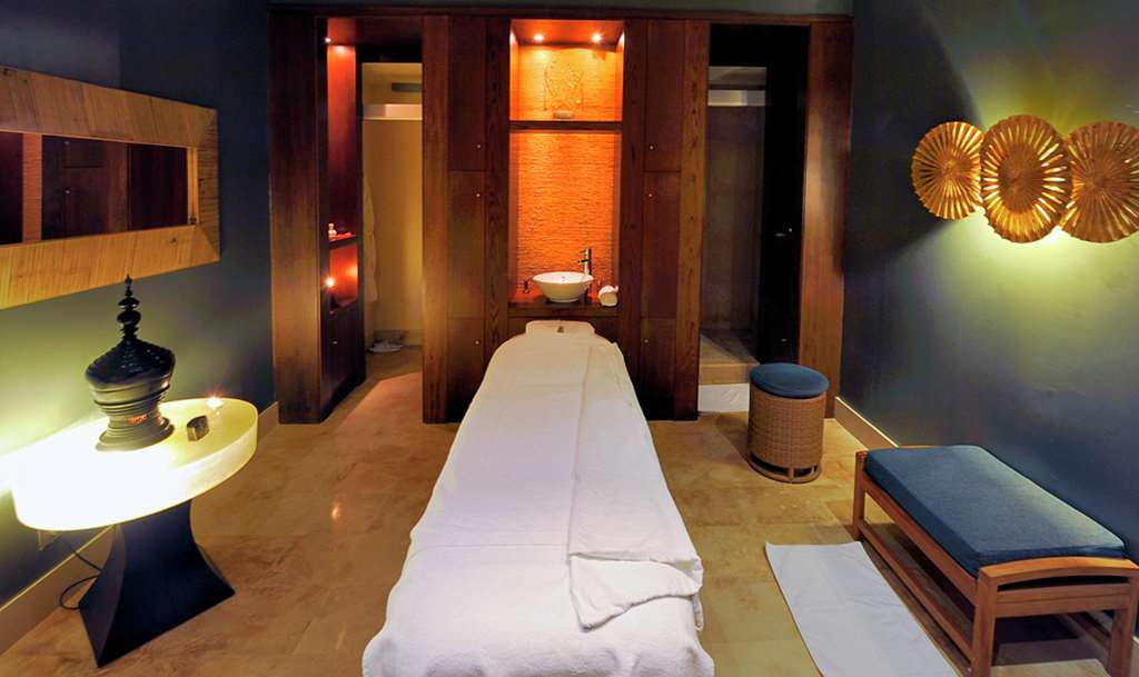 Doubletree By Hilton La Torre Golf Resort Roldán Facilități foto A treatment room at a spa
